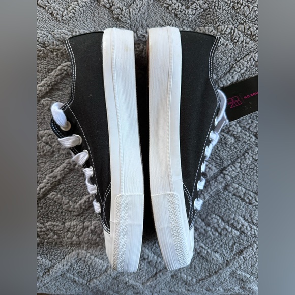 🆕 No Boundaries Classic Black & White Low-Top Canvas Sneakers size 8.5 - Picture 7 of 8
